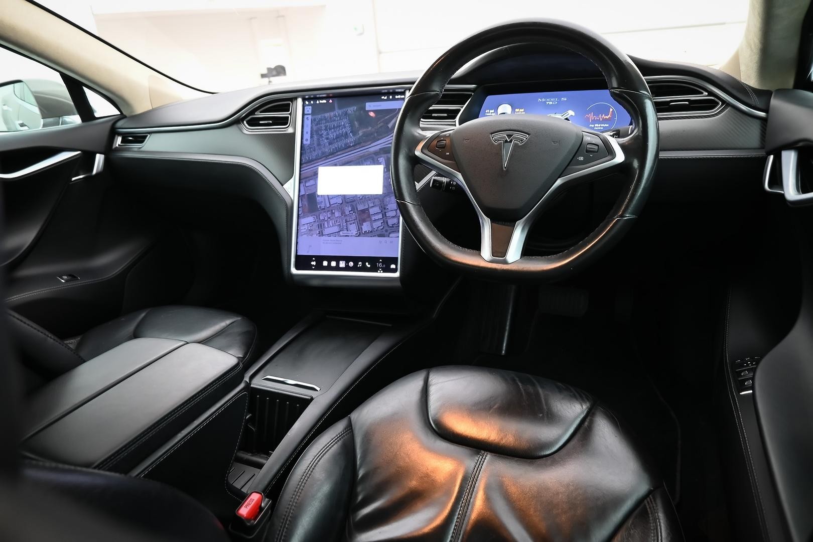 Tesla Model S image 4