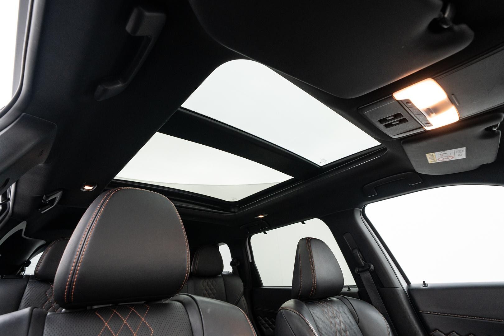 Mitsubishi Outlander image 4