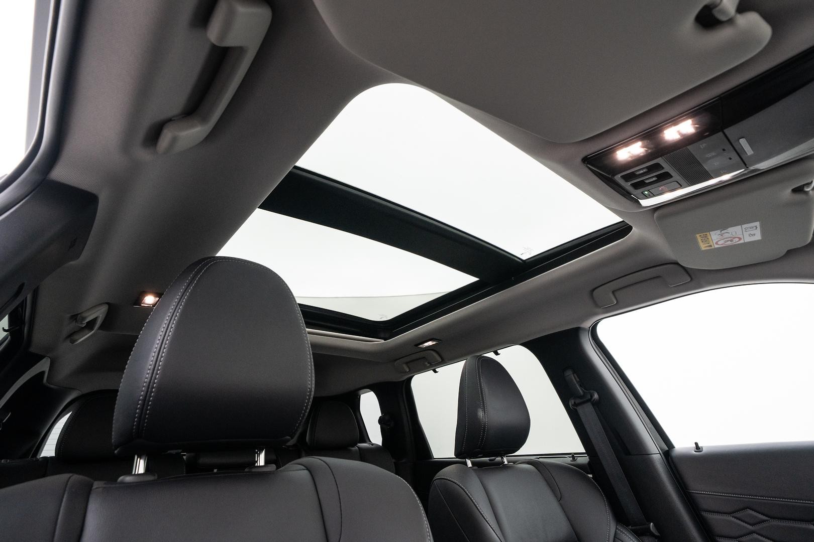 Mitsubishi Outlander image 4