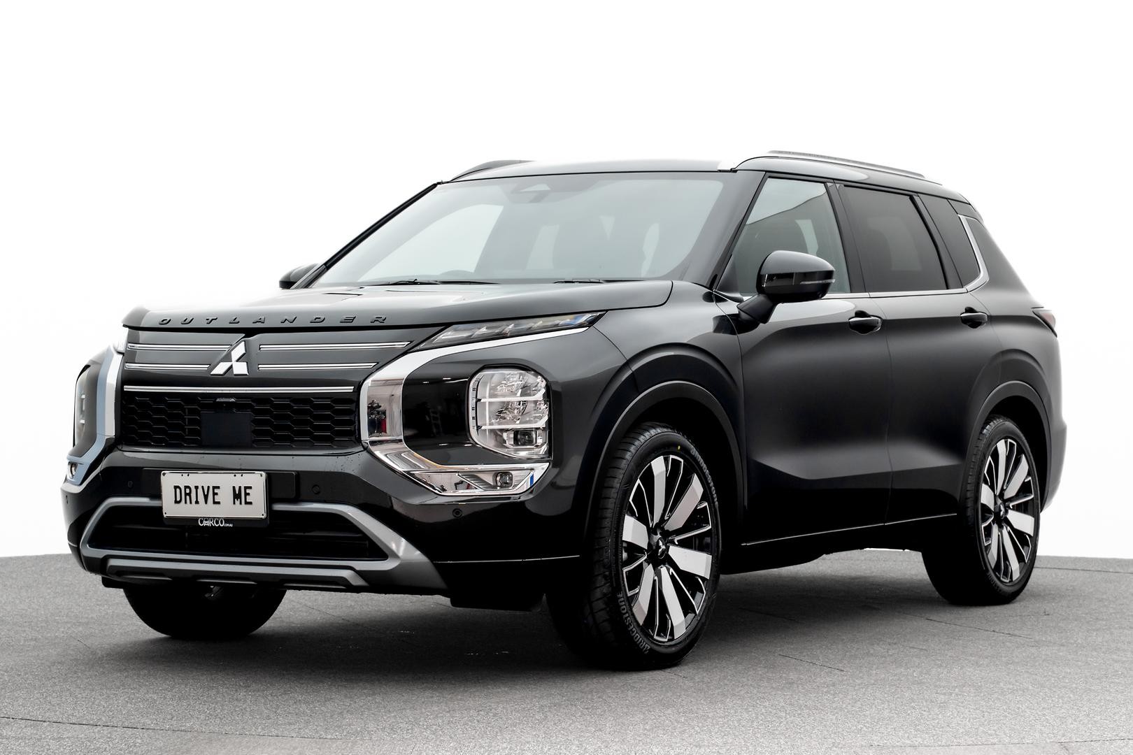 Mitsubishi Outlander image 1