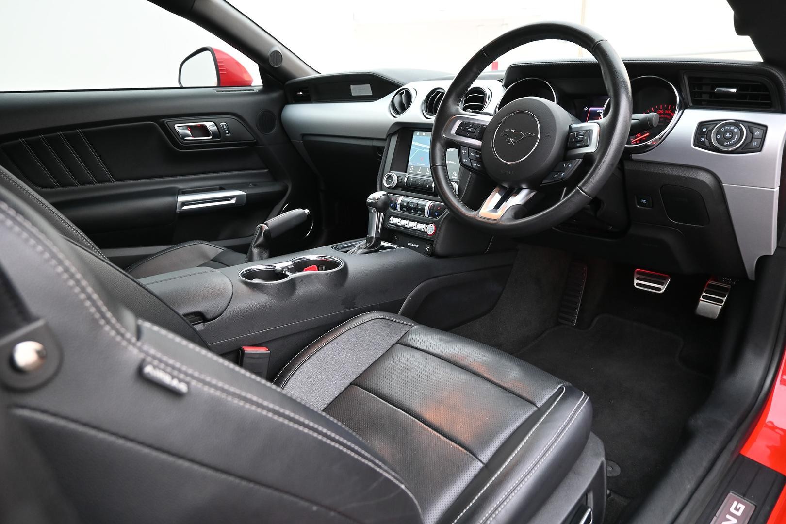 Ford Mustang image 4