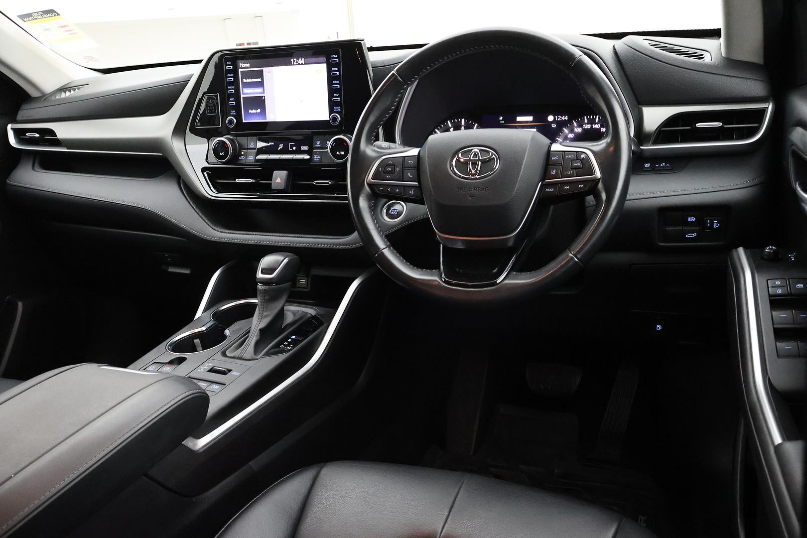 Toyota Kluger image 4