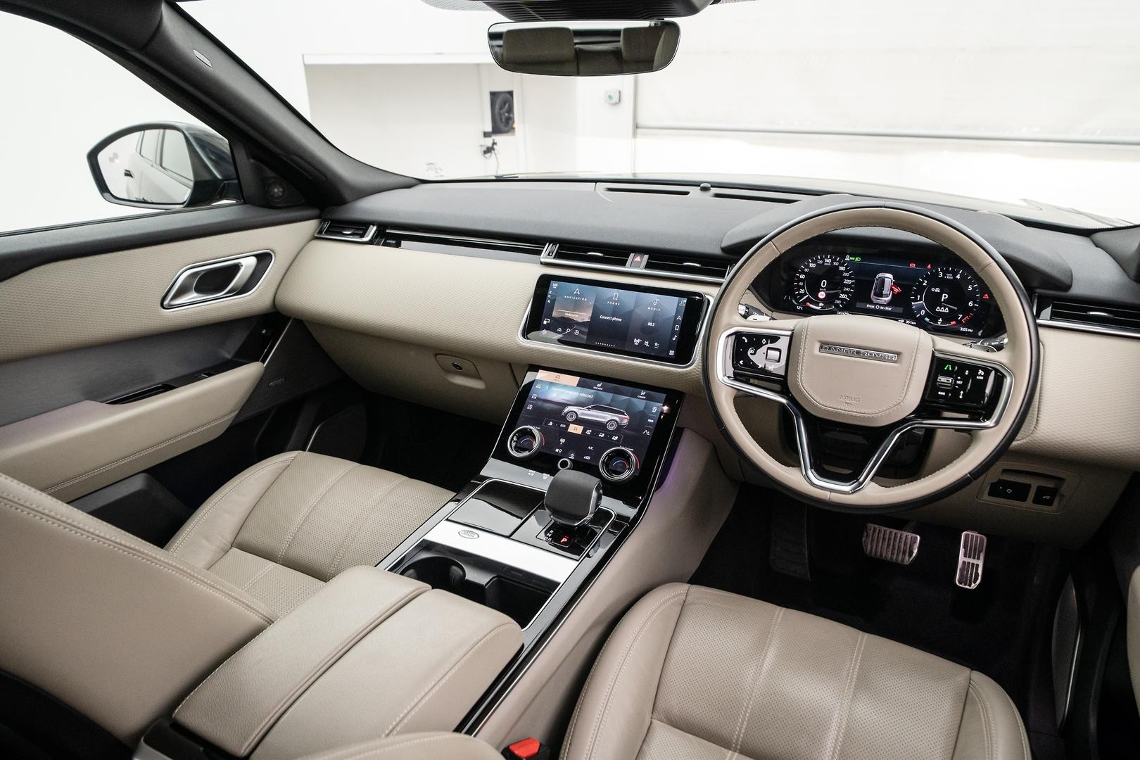 Land Rover Range Rover Velar image 4