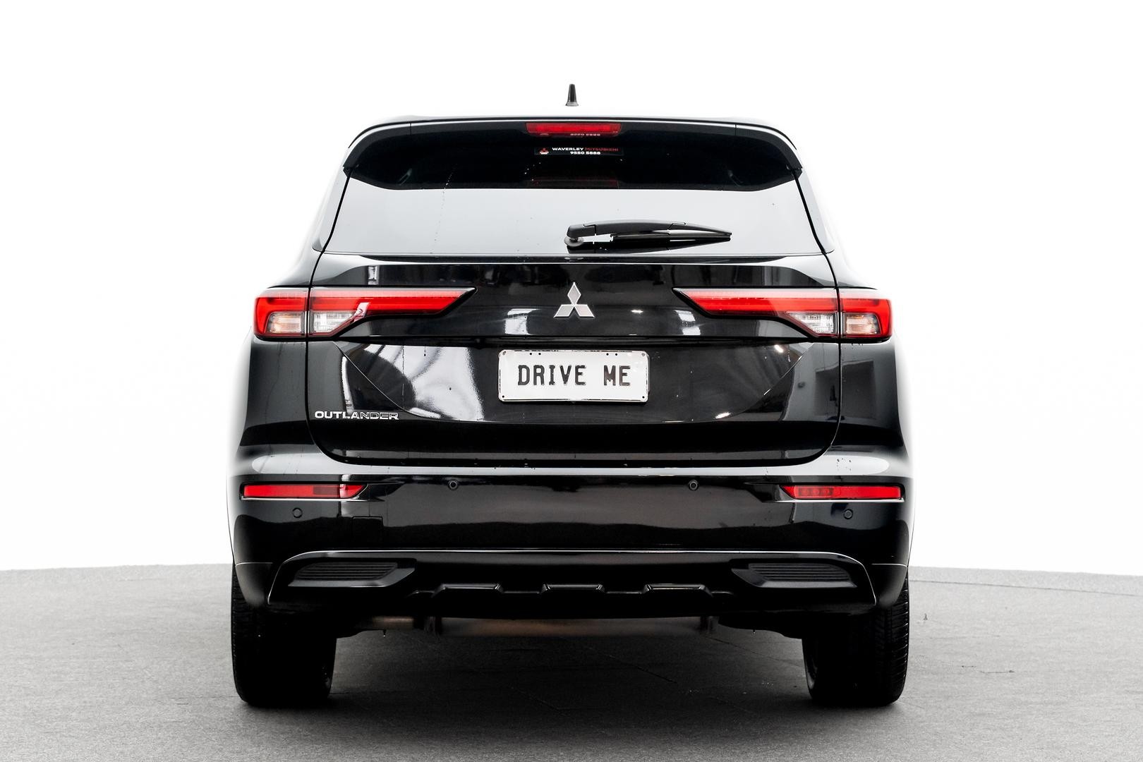 Mitsubishi Outlander image 3