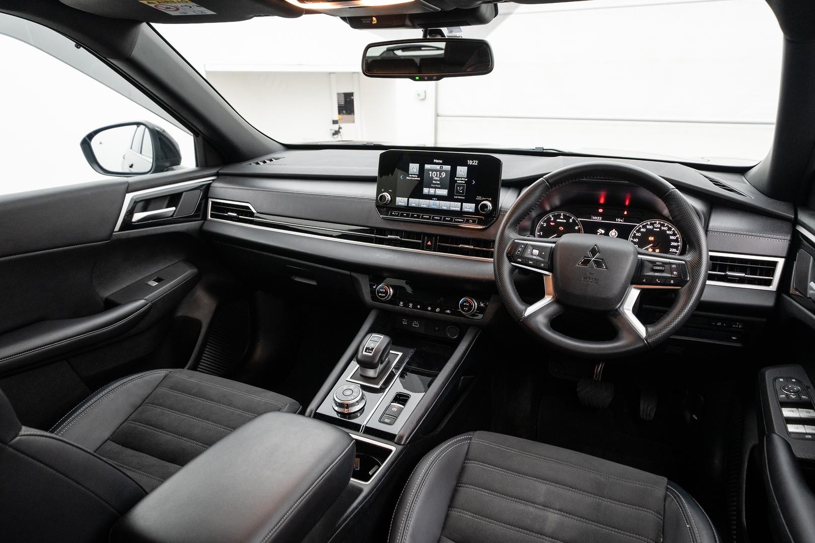 Mitsubishi Outlander image 4