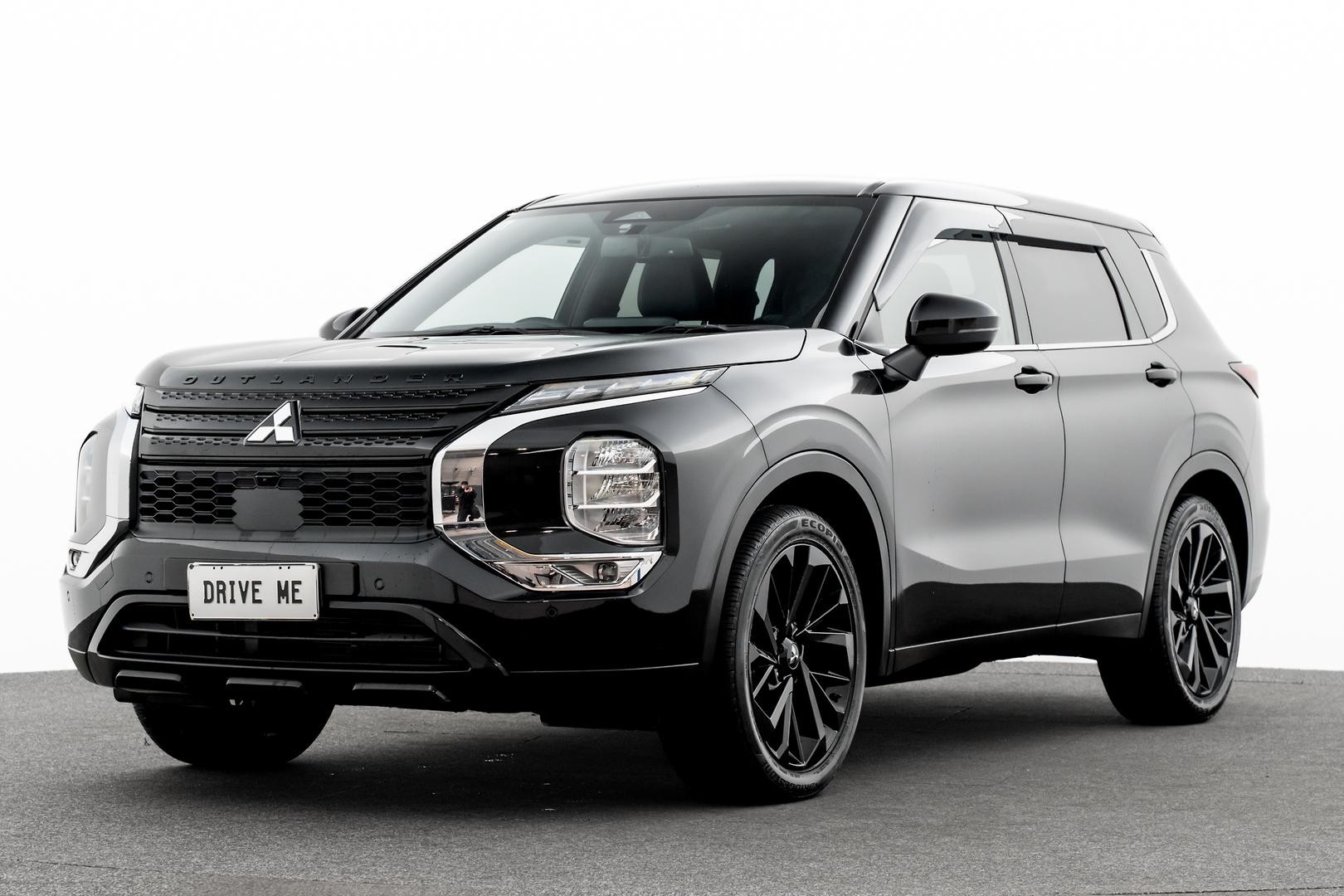 Mitsubishi Outlander image 1