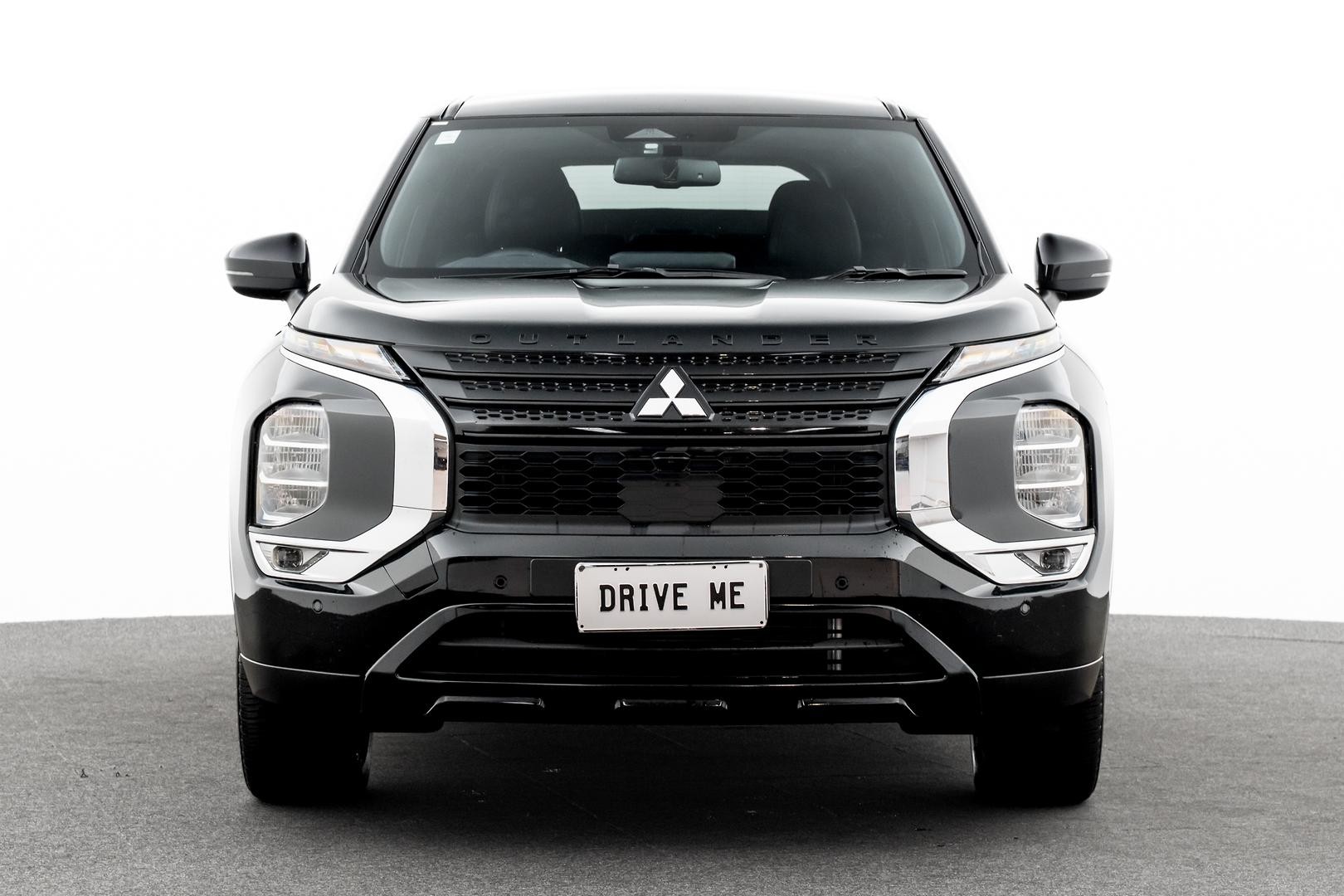Mitsubishi Outlander image 2