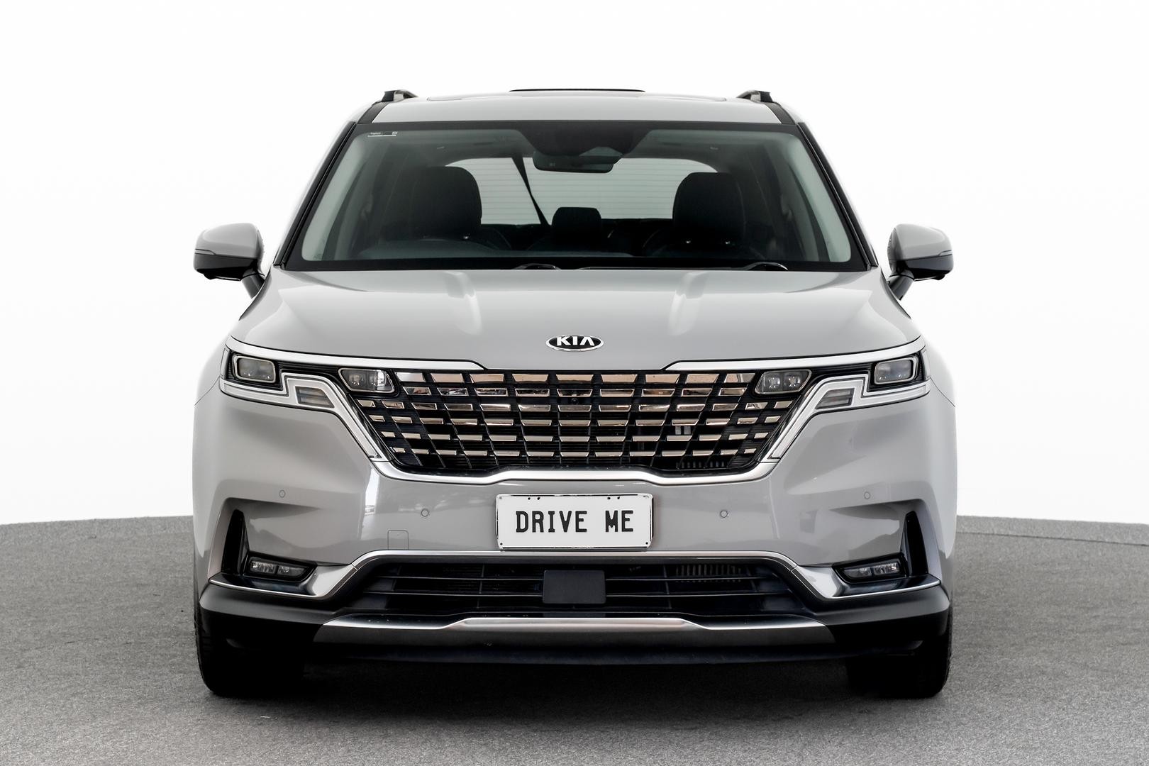 Kia Carnival image 2
