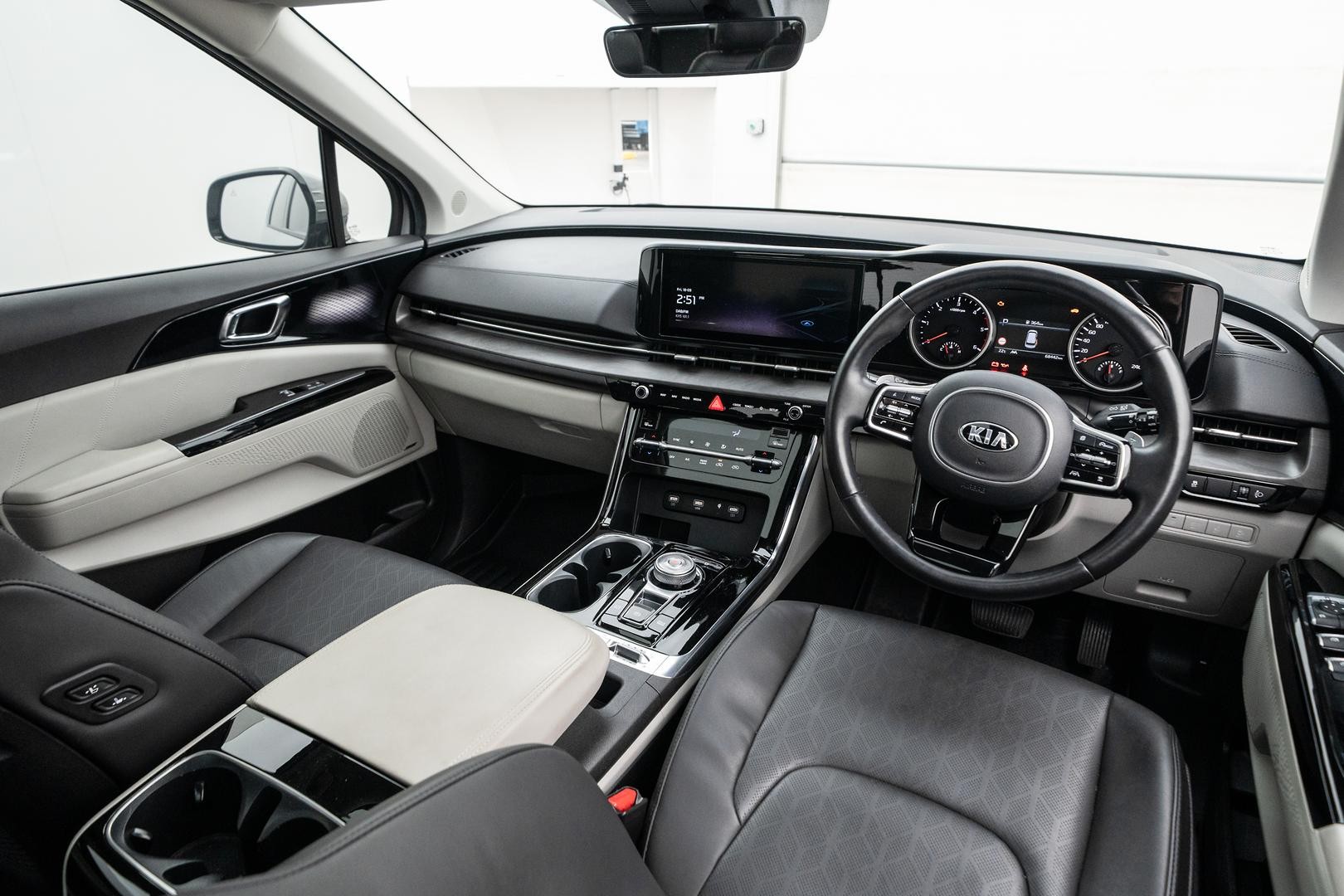 Kia Carnival image 4