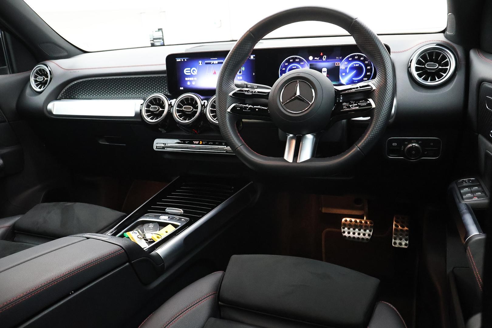 Mercedes Benz Eqb image 4