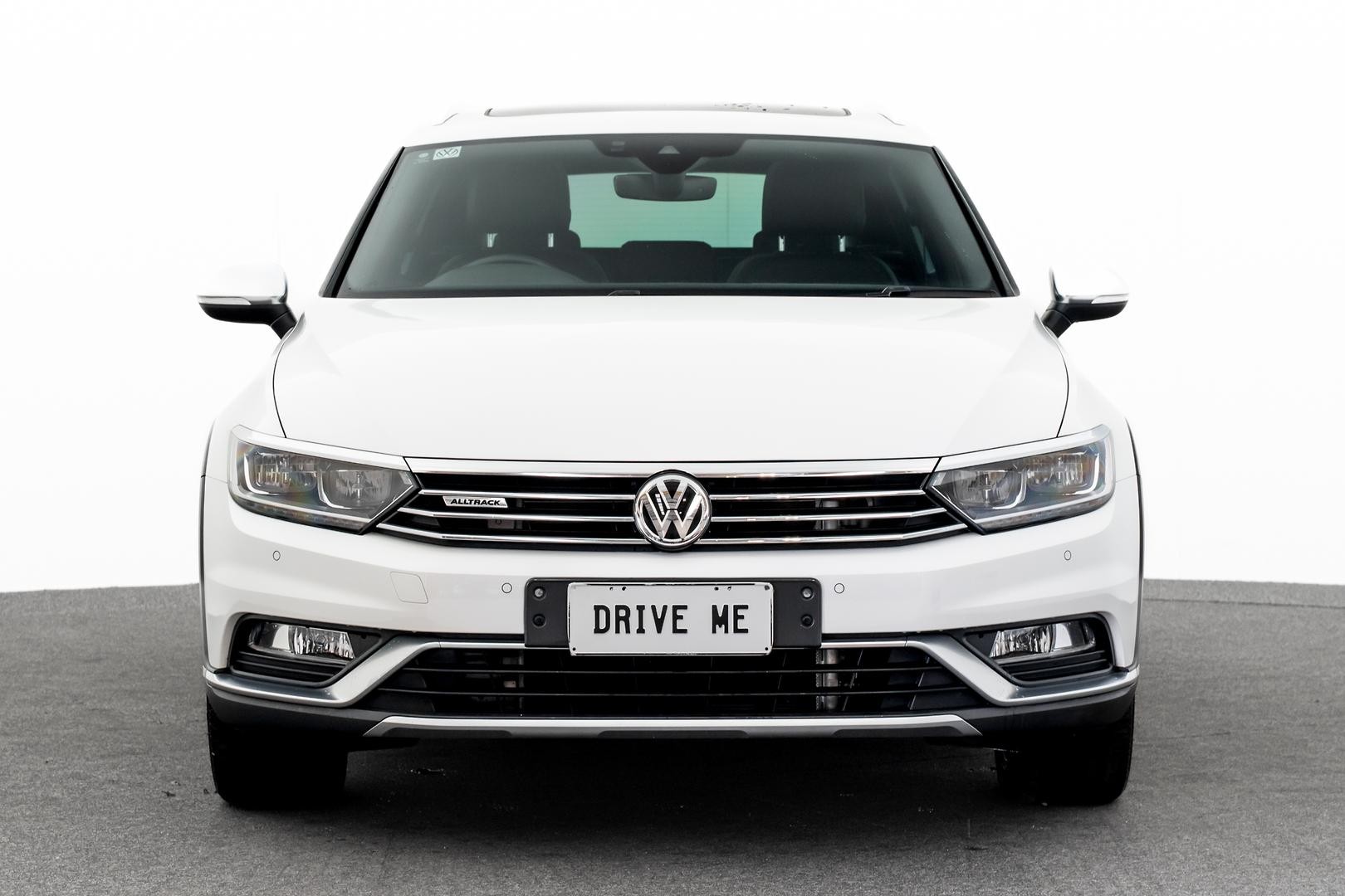 Volkswagen Passat image 2