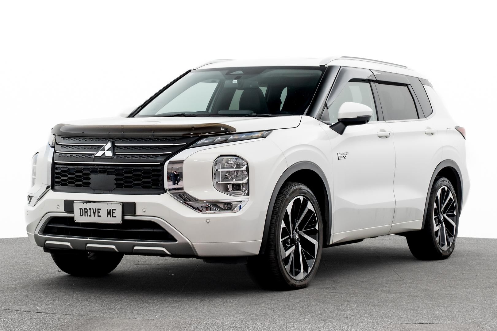 Mitsubishi Outlander image 1