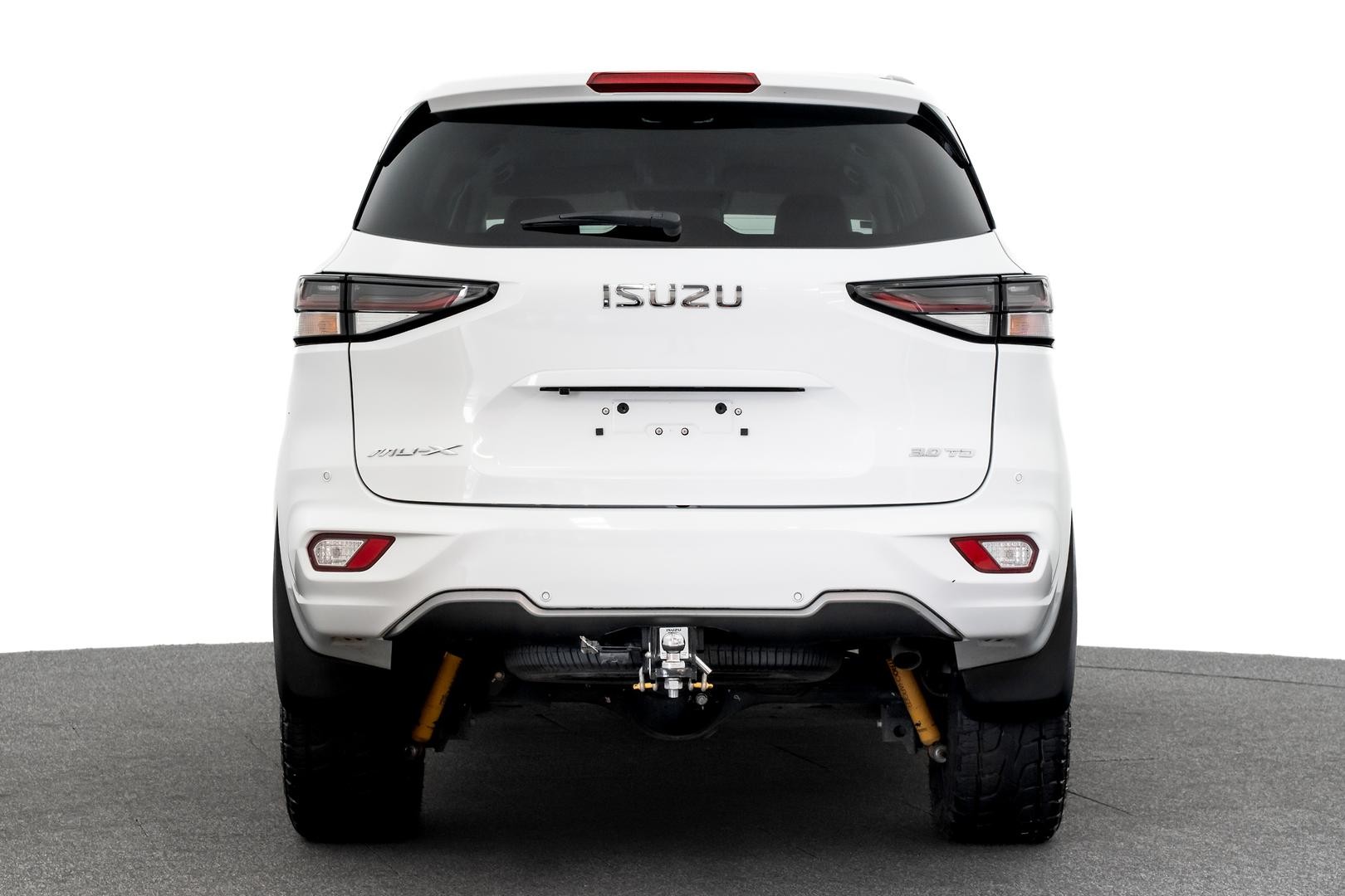 Isuzu Mu-x image 3