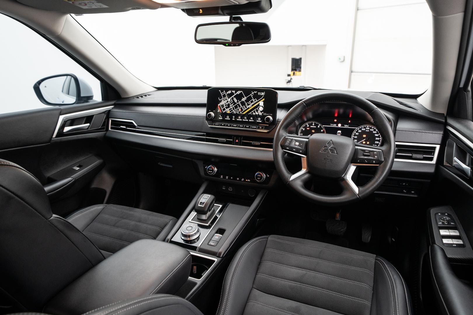 Mitsubishi Outlander image 4