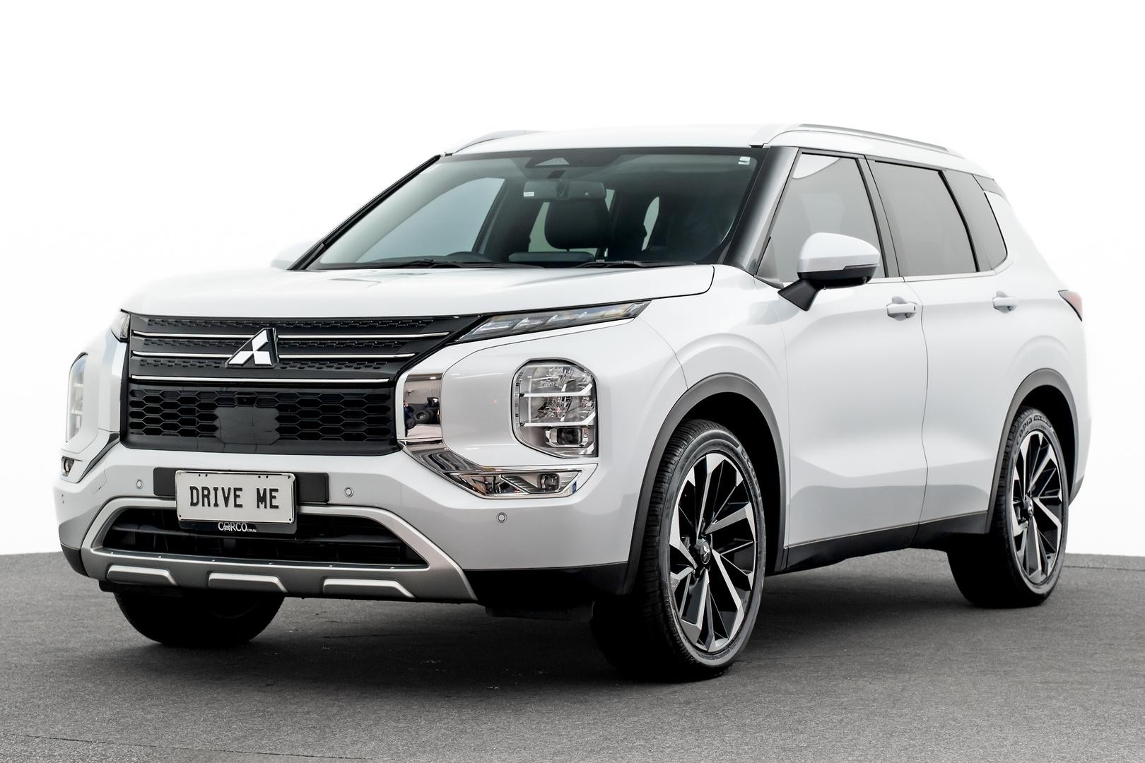 Mitsubishi Outlander image 1