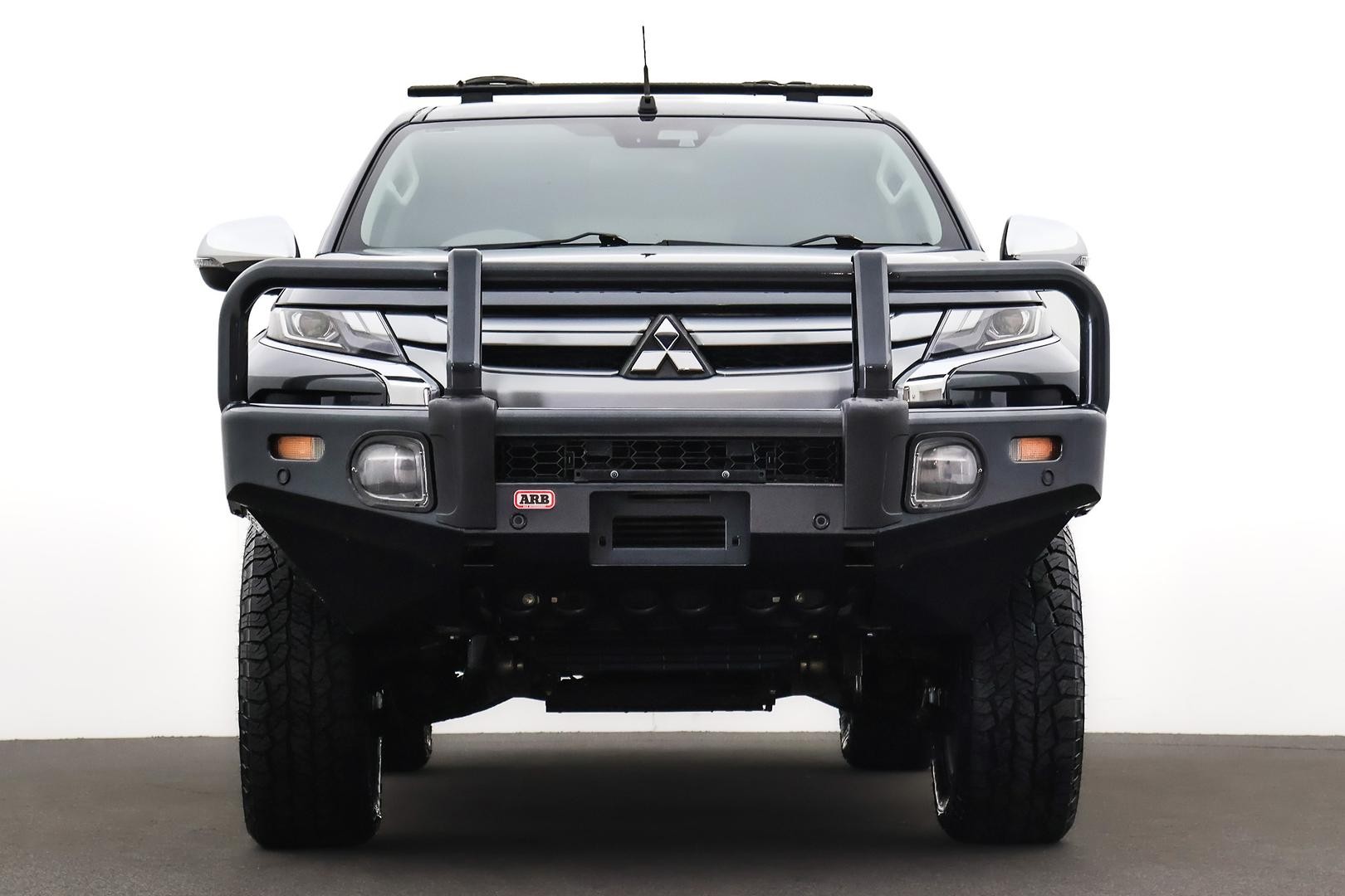 Mitsubishi Triton image 2