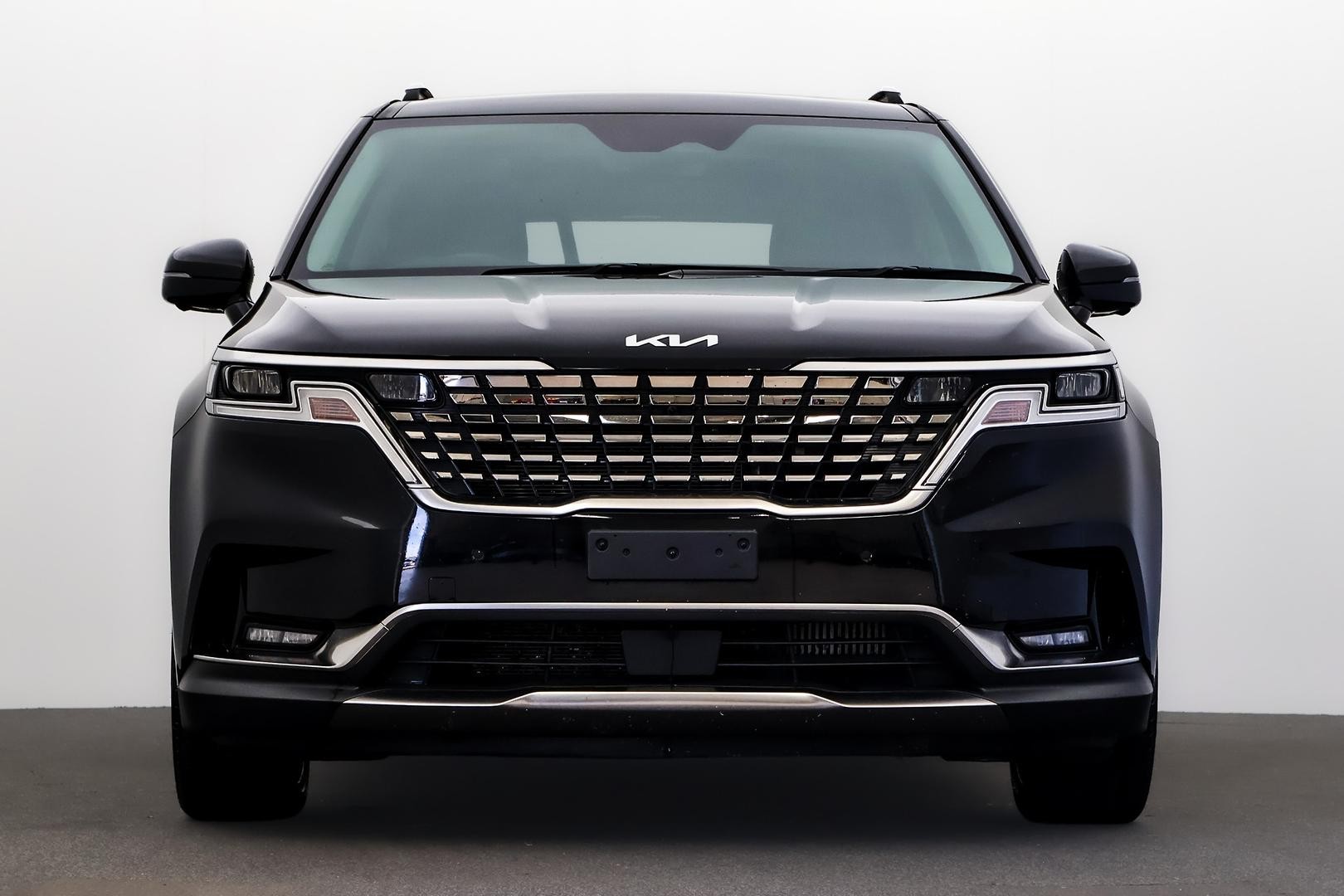 Kia Carnival image 2