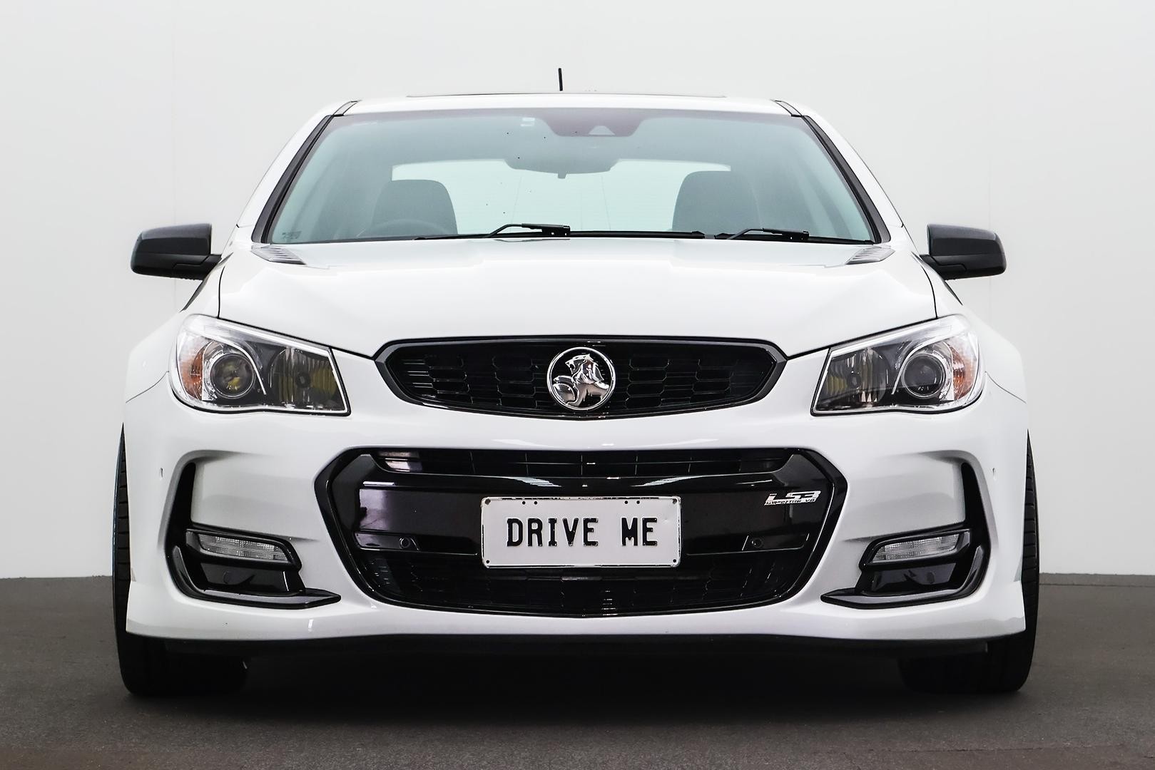 Holden Commodore image 2