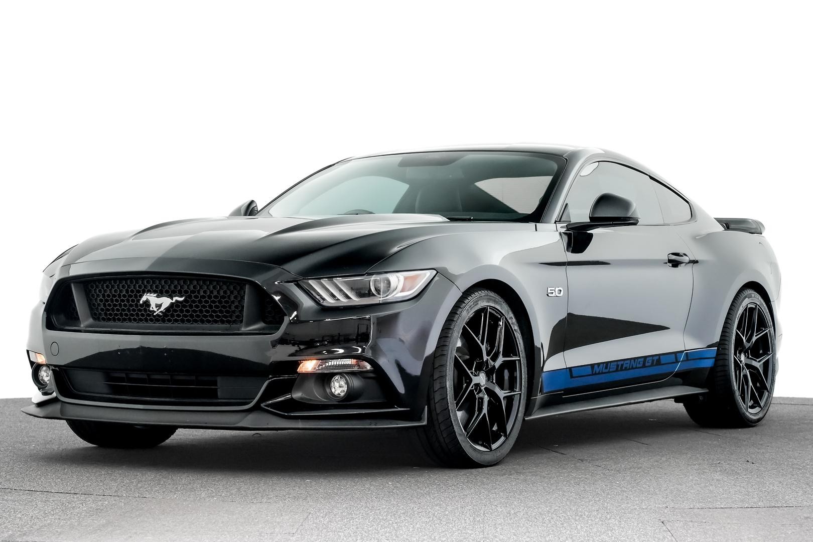 Ford Mustang image 1