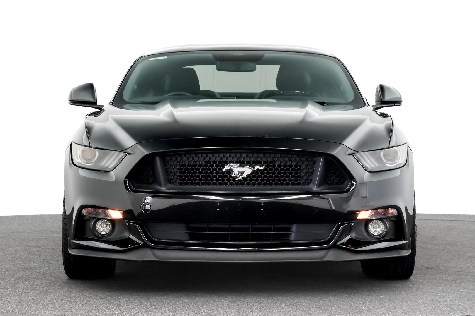 Ford Mustang image 2