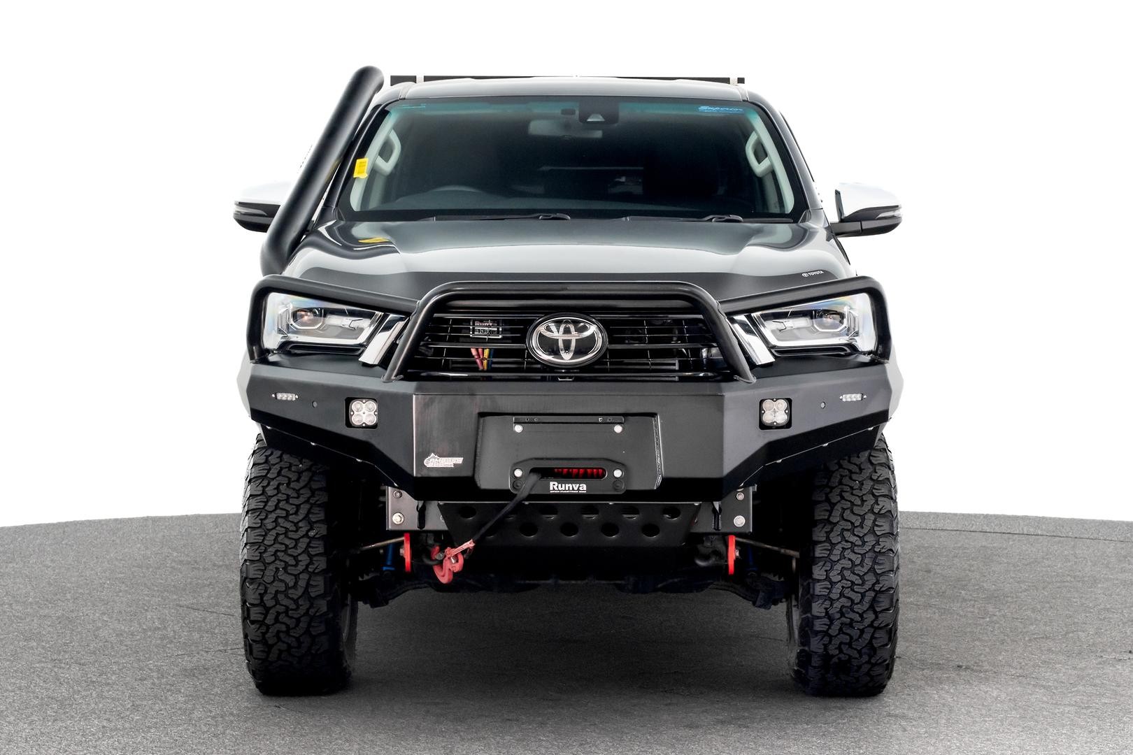 Toyota Hilux image 2
