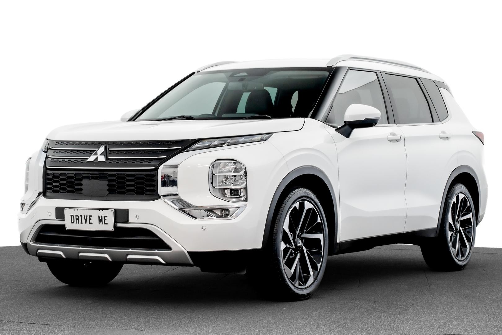 Mitsubishi Outlander image 1