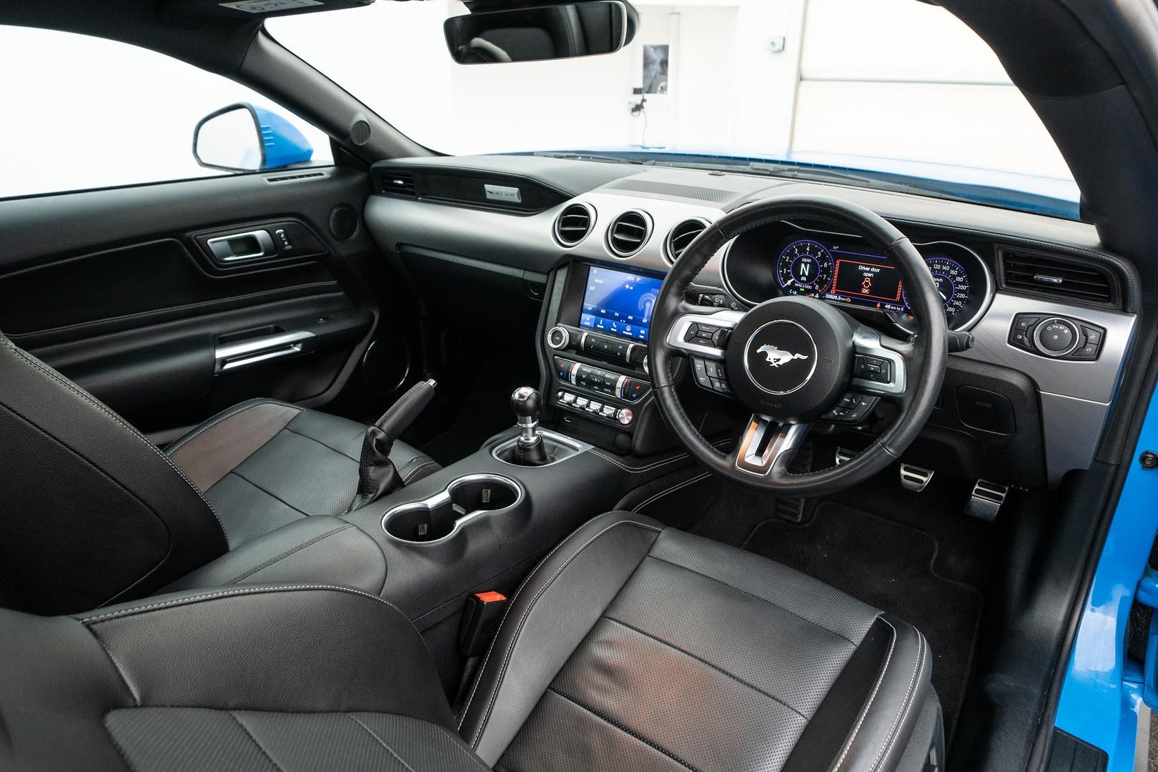 Ford Mustang image 4