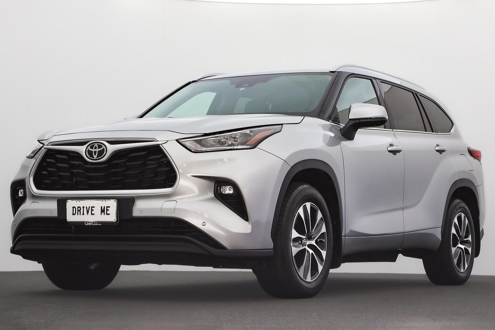 Toyota Kluger image 1