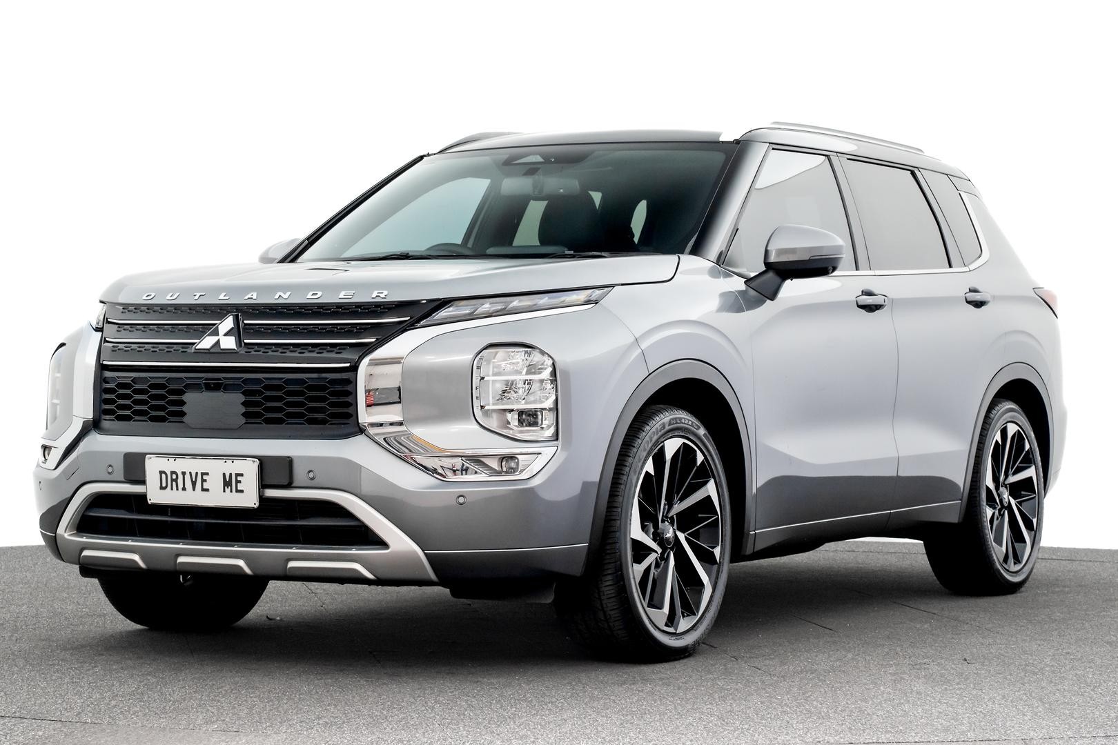 Mitsubishi Outlander image 1