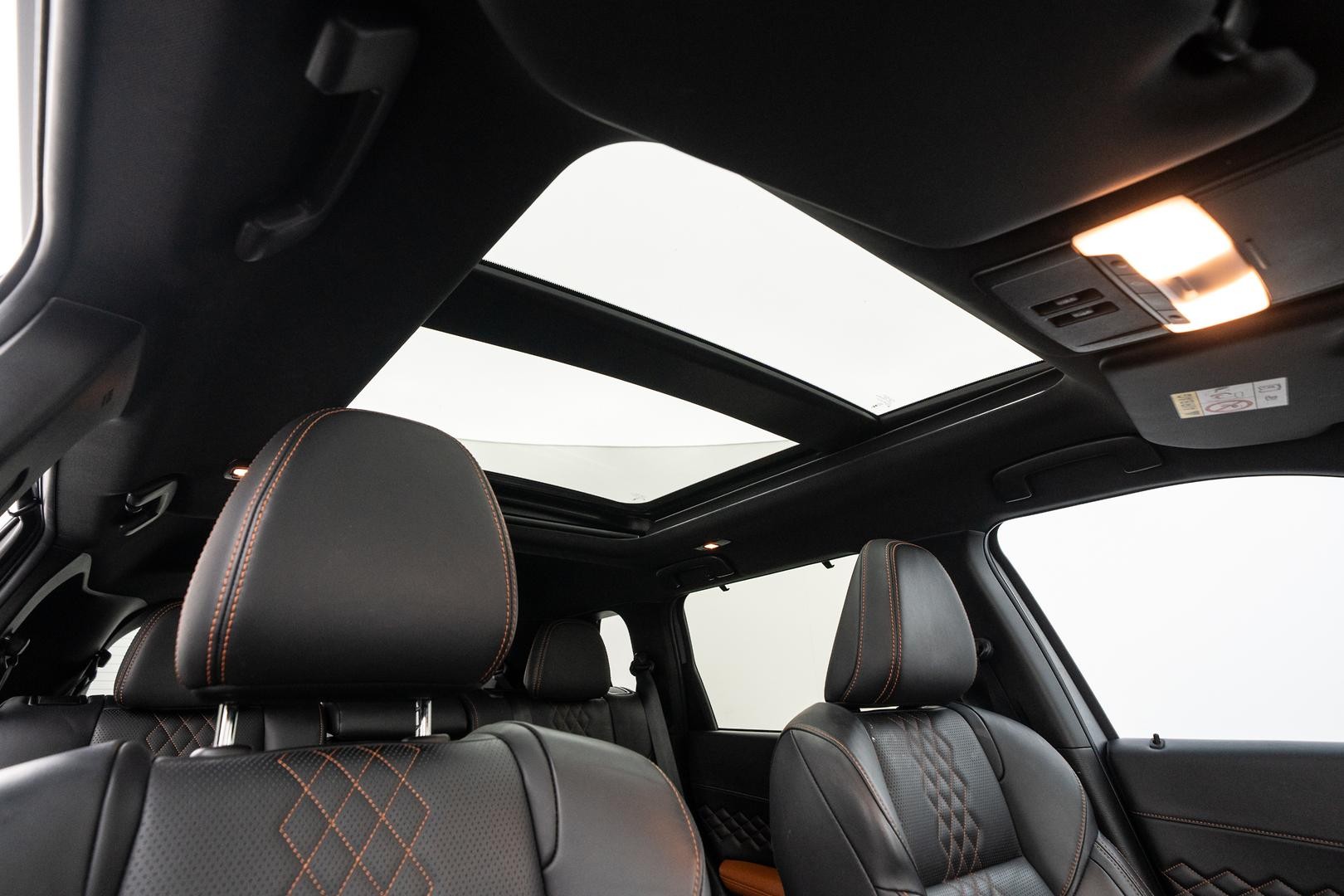 Mitsubishi Outlander image 4