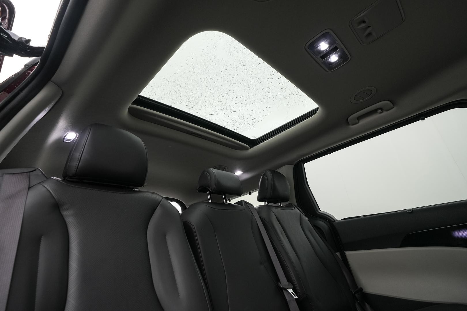 Kia Carnival image 4