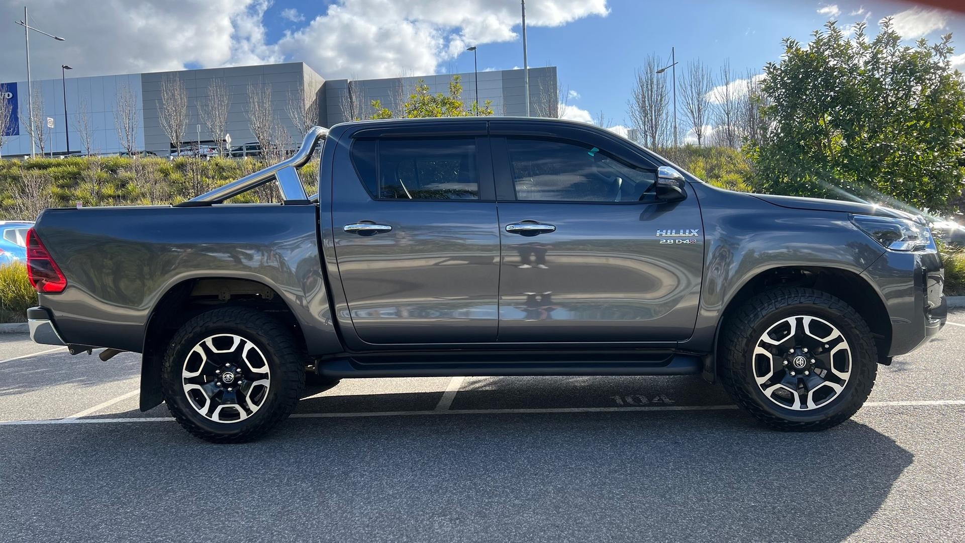 Toyota Hilux image 3