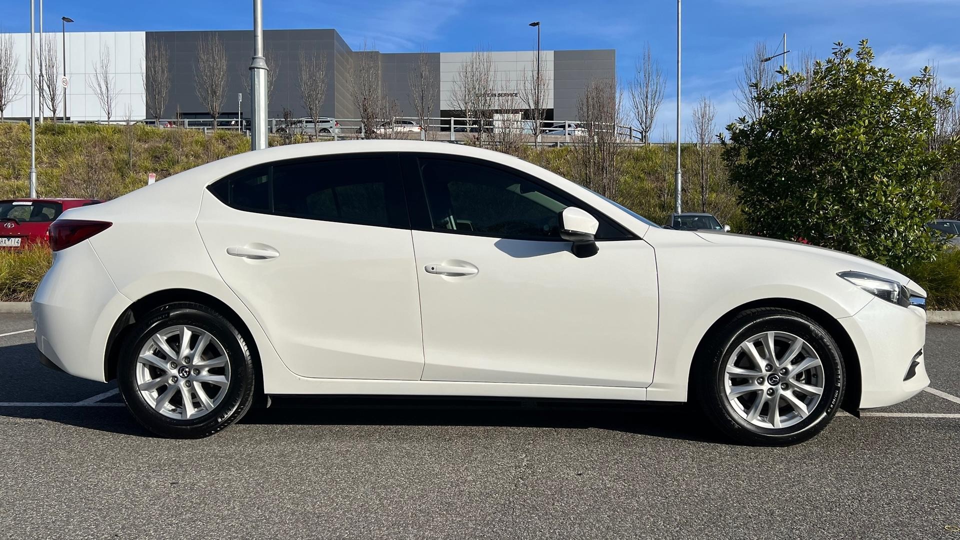 Mazda 3 image 3