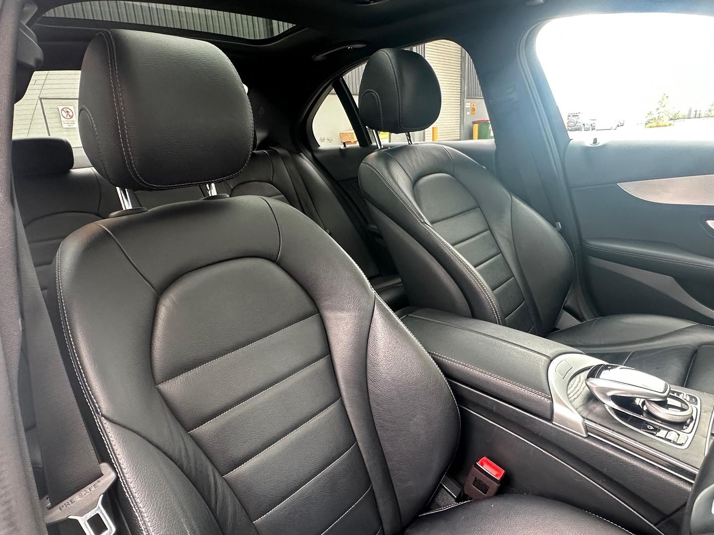 Mercedes Benz C-class image 4