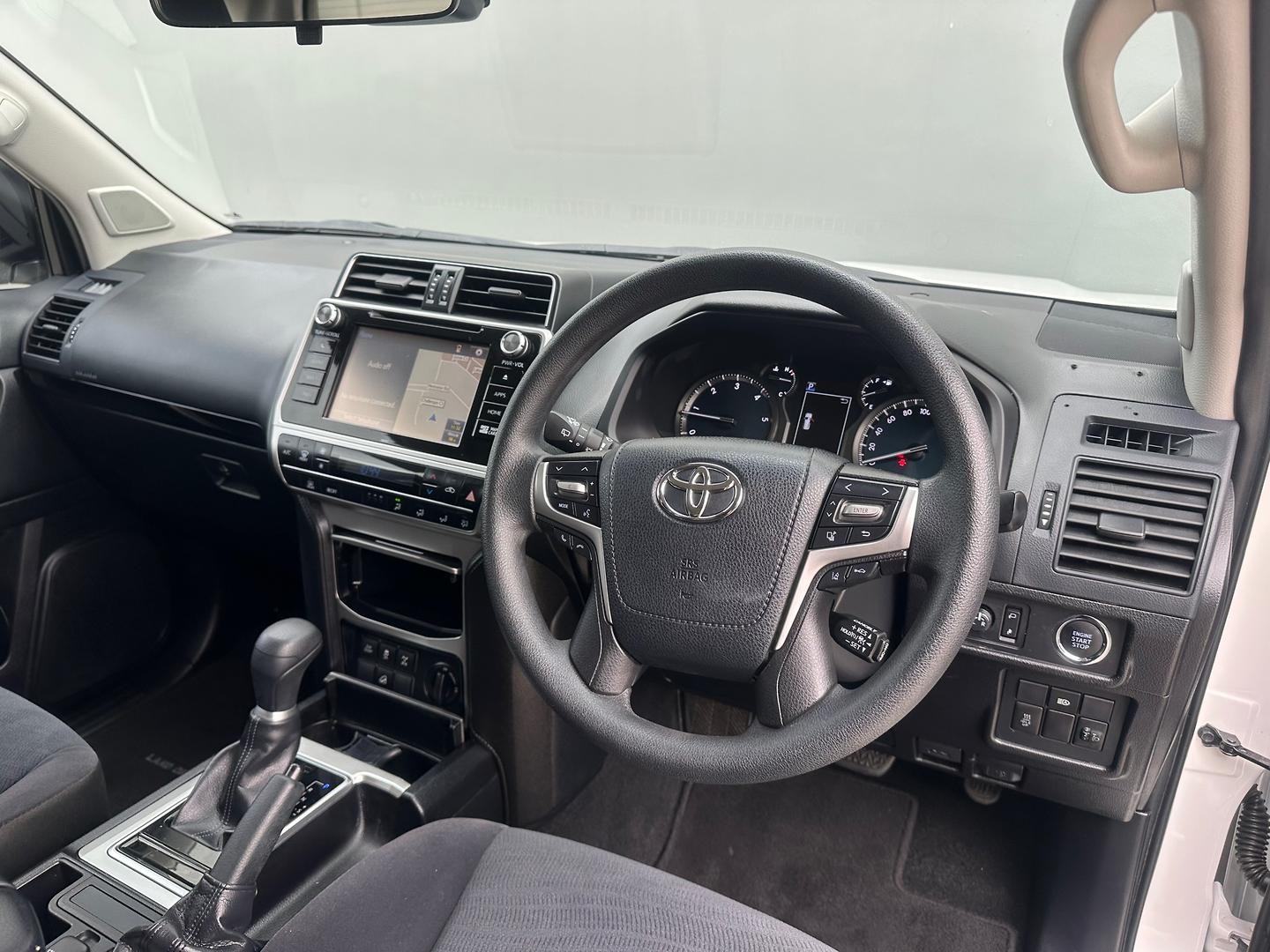 Toyota Landcruiser Prado image 4