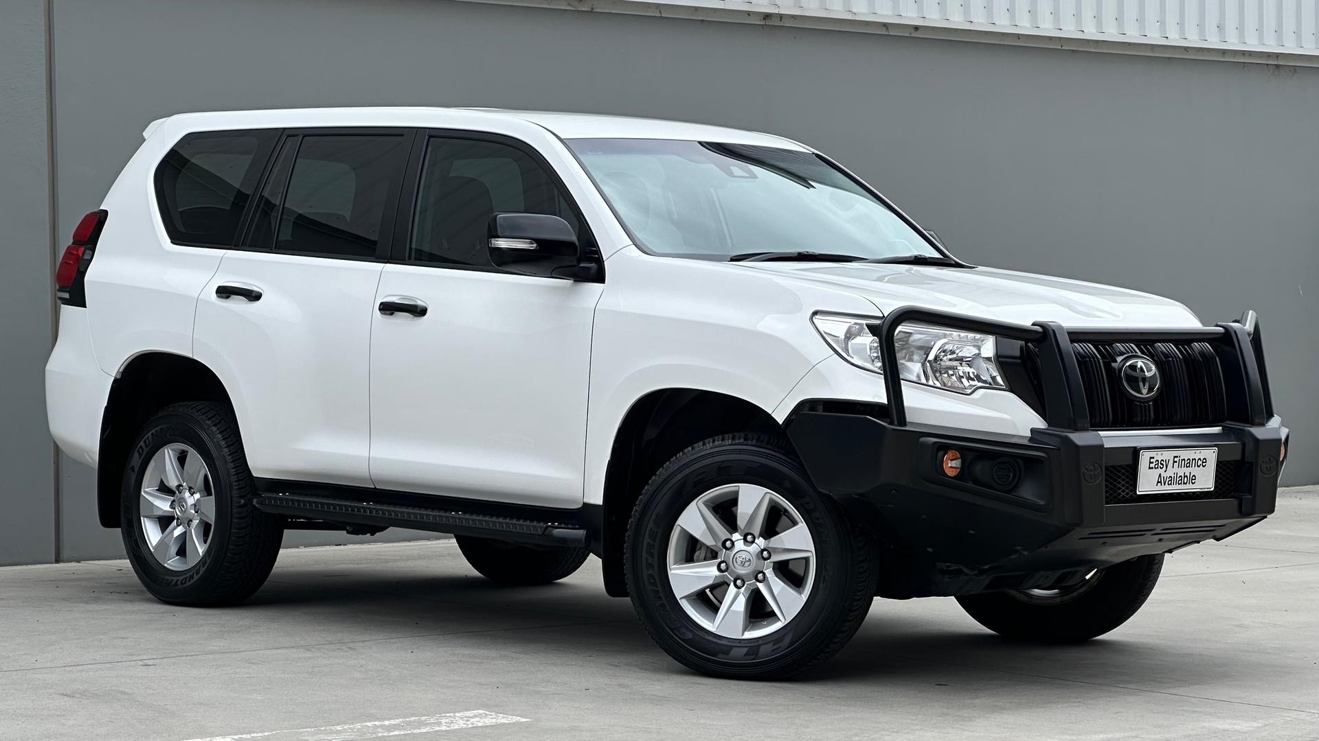 Toyota Landcruiser Prado image 3