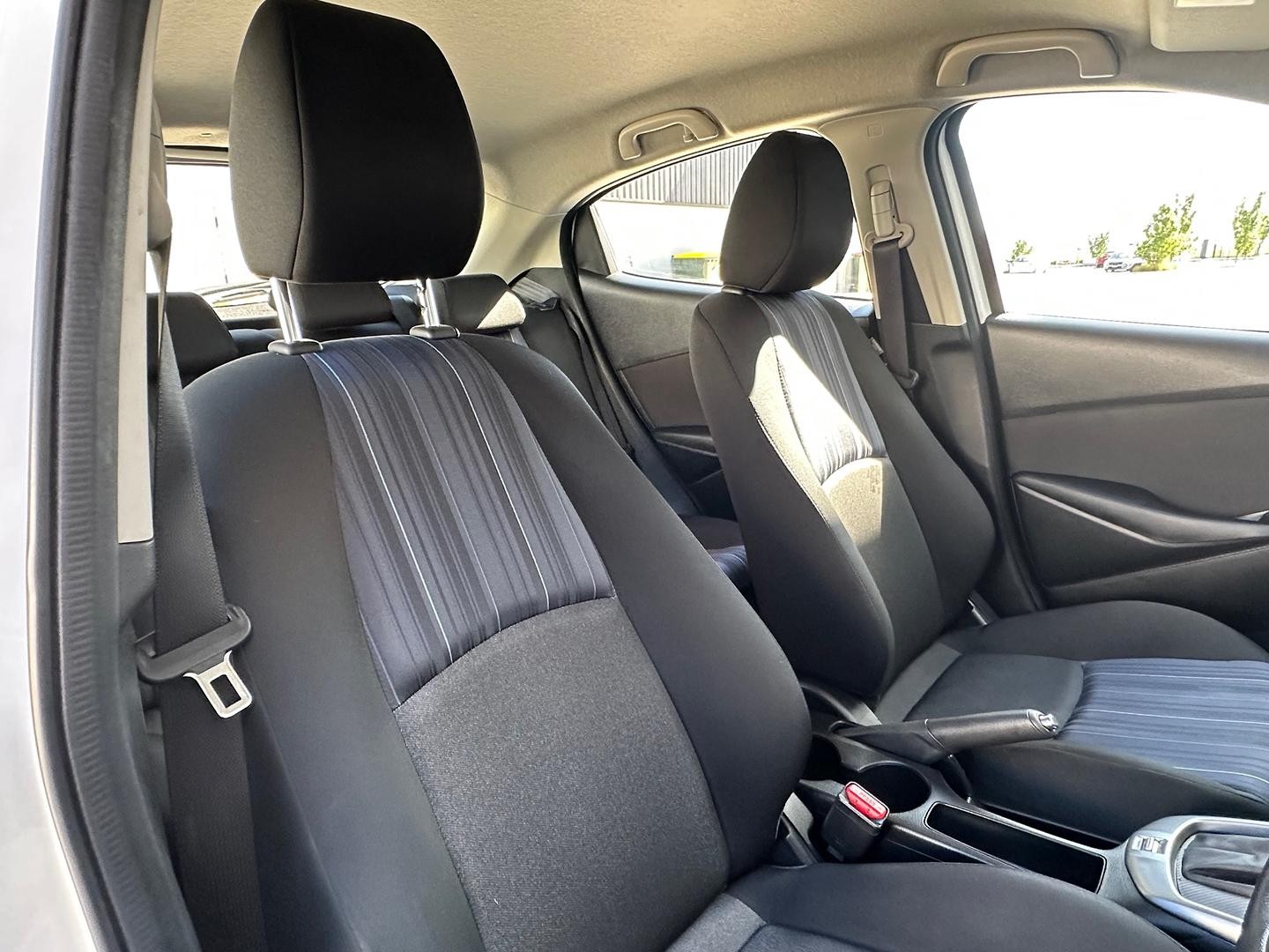 Mazda 2 image 4