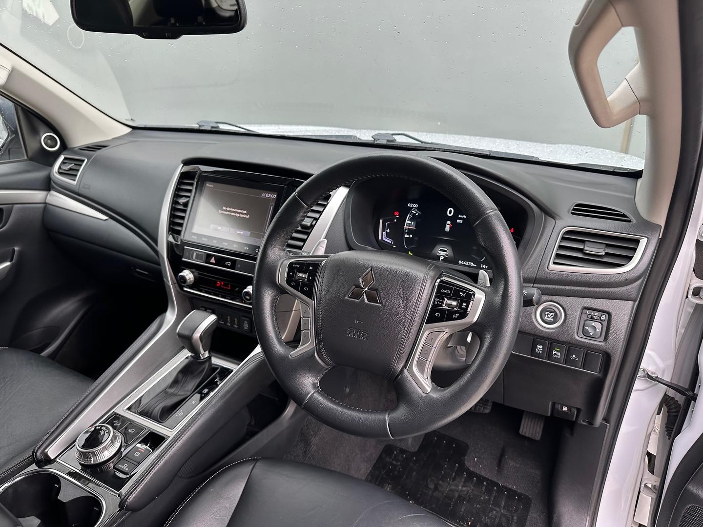 Mitsubishi Pajero Sport image 4