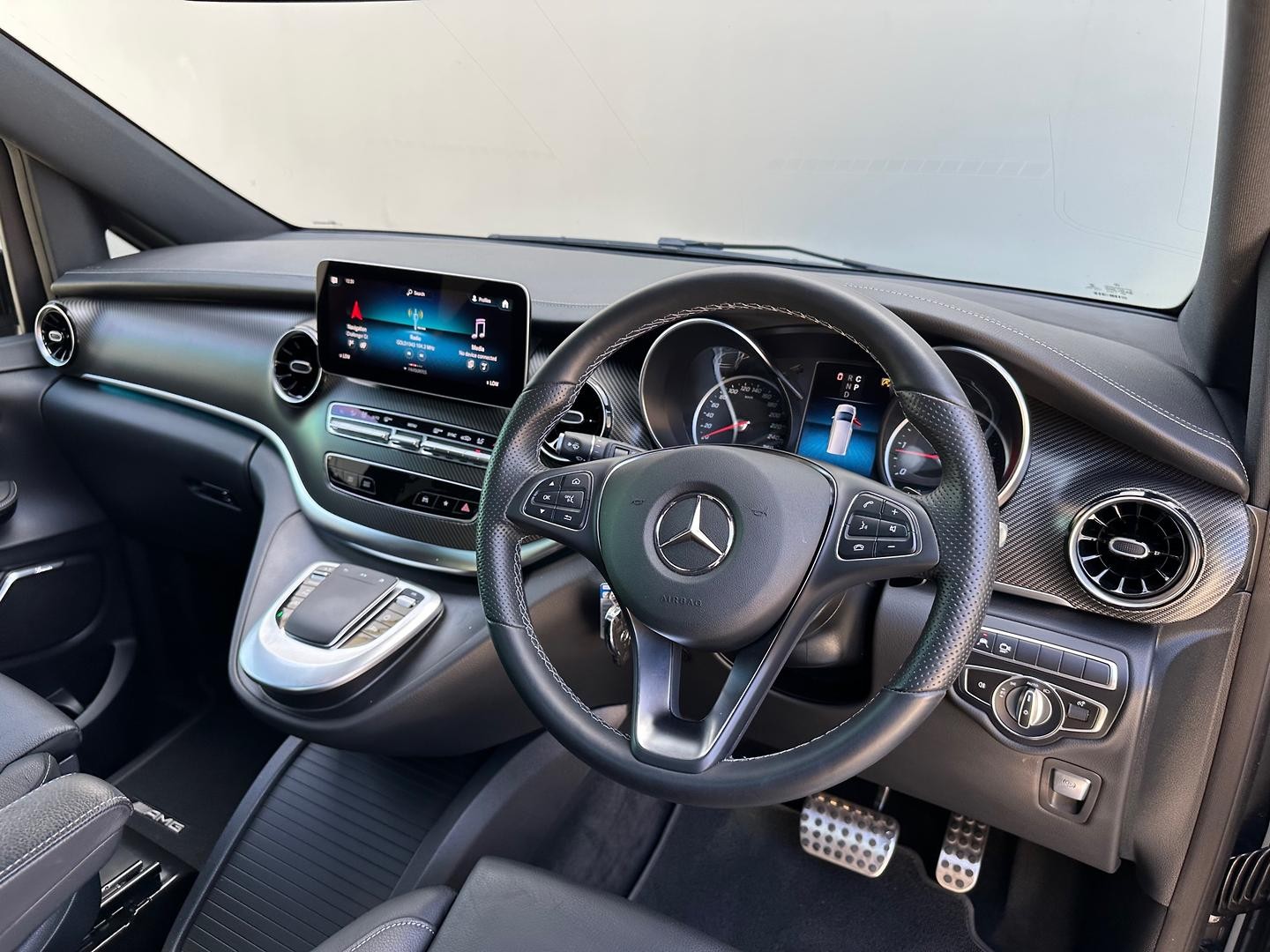 Mercedes Benz V-class image 4