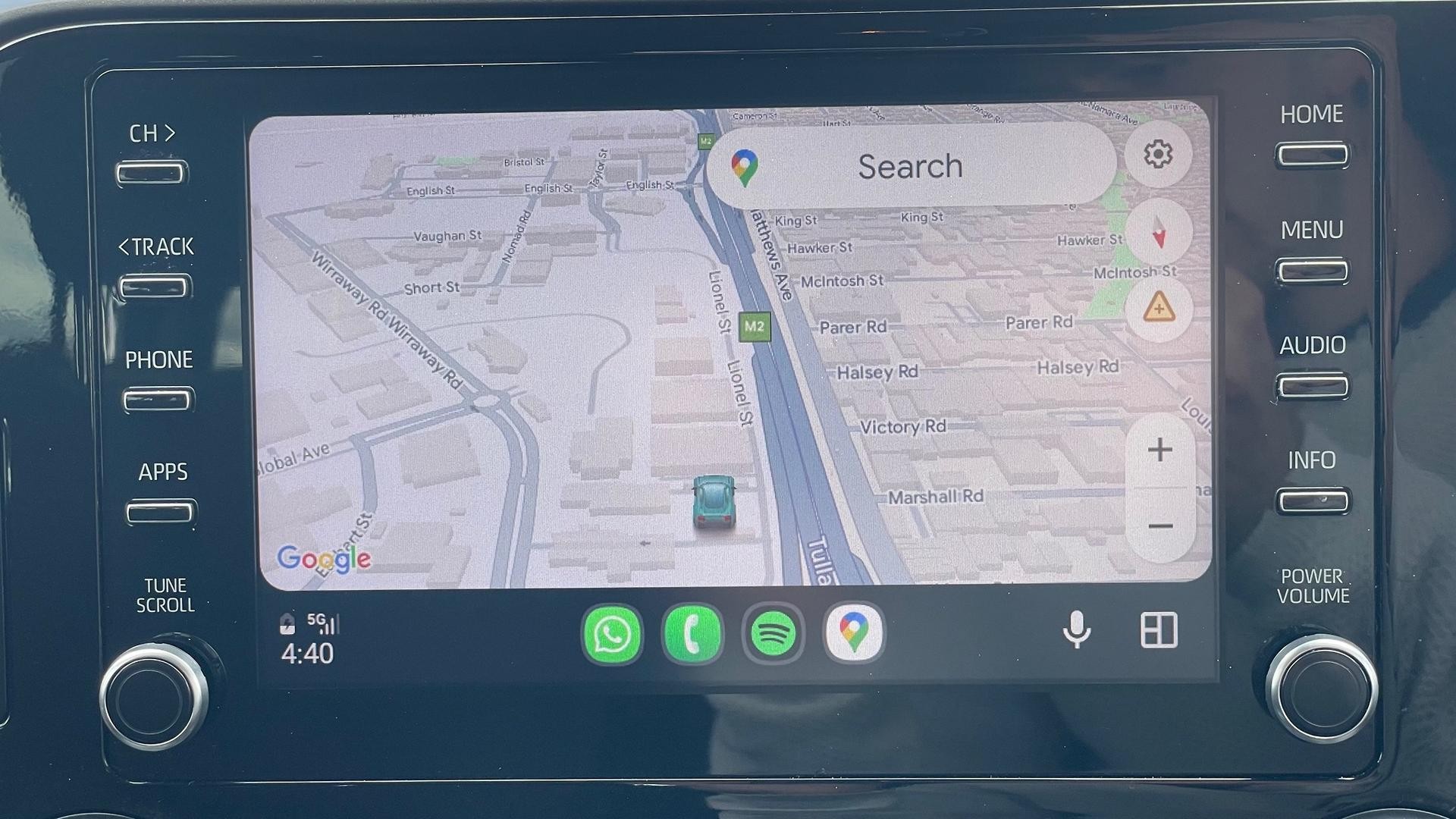 Toyota Kluger image 2