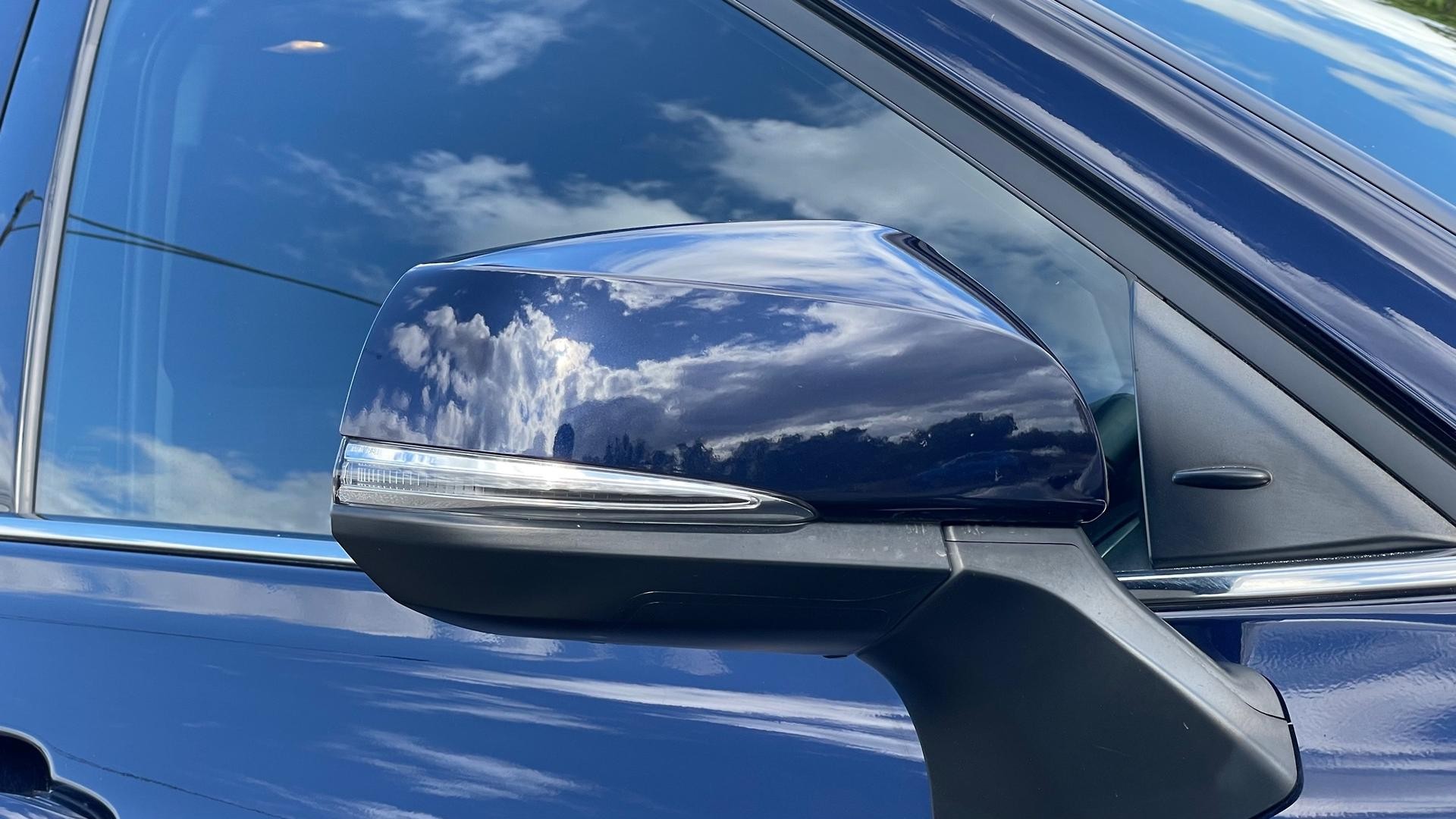 Toyota Kluger image 4