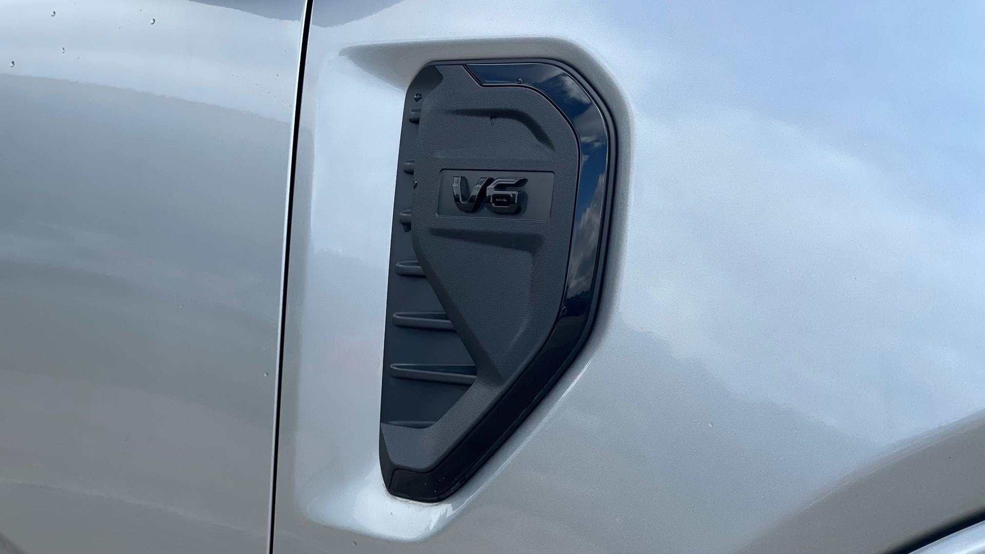 Ford Everest image 3