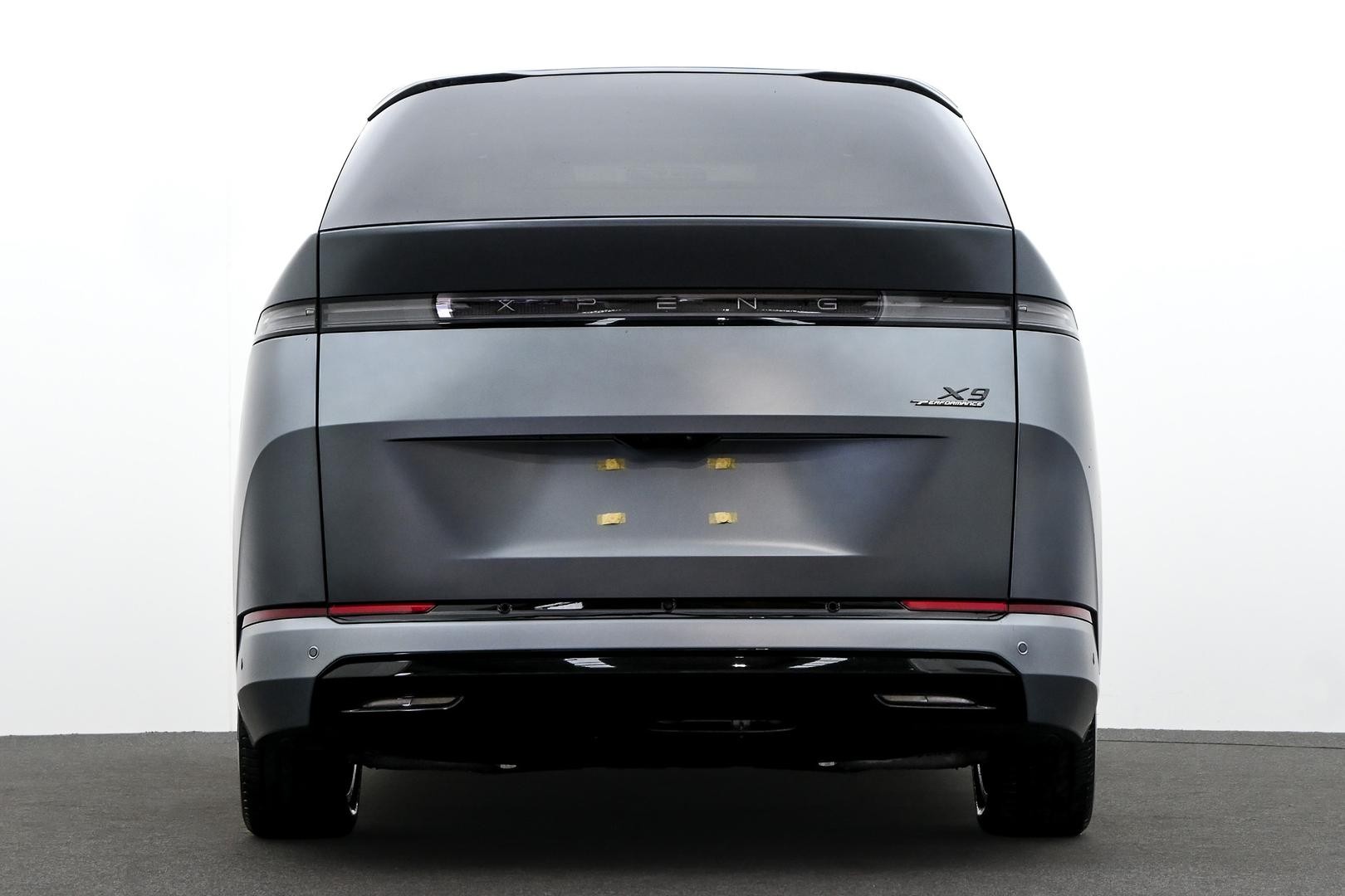 Xpeng X9 image 3
