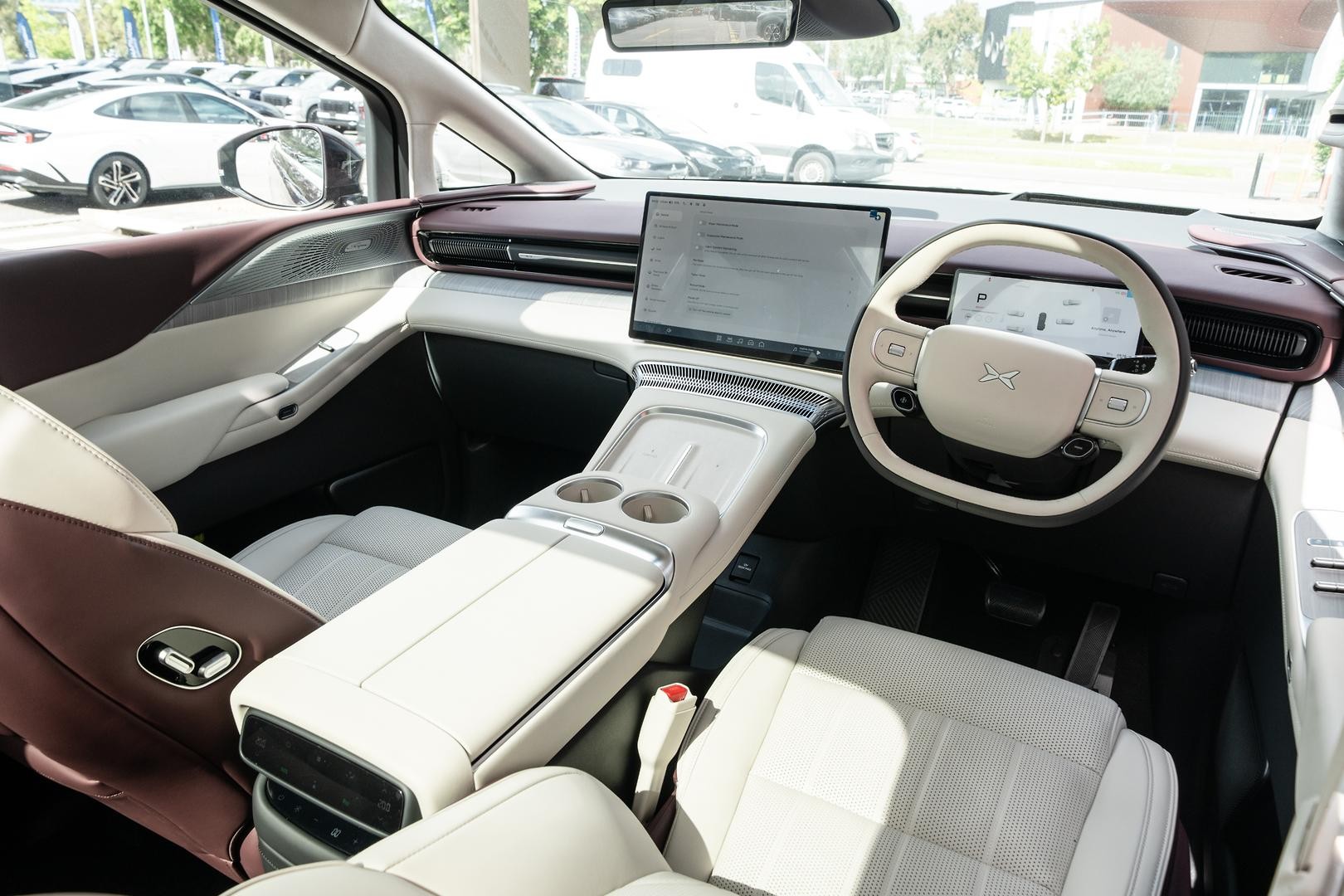 Xpeng X9 image 4