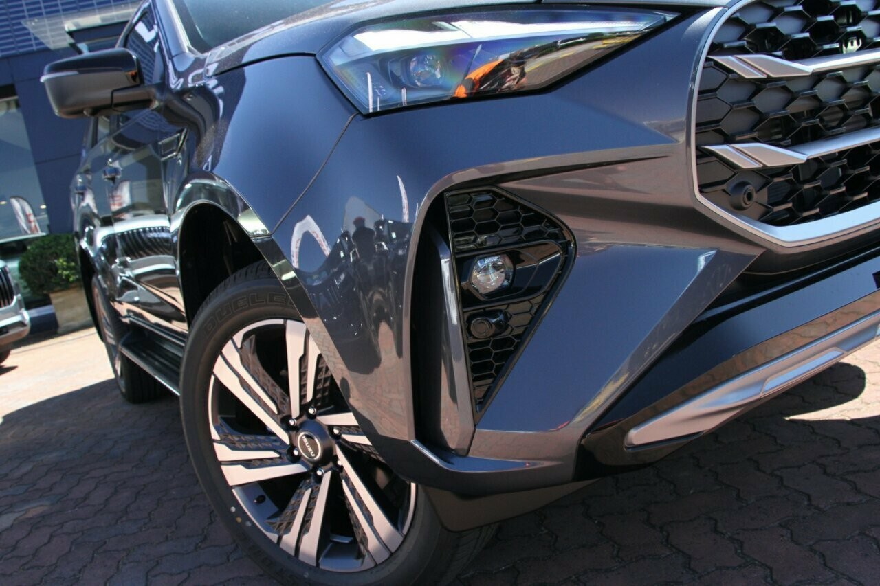 Isuzu Mu-x image 2