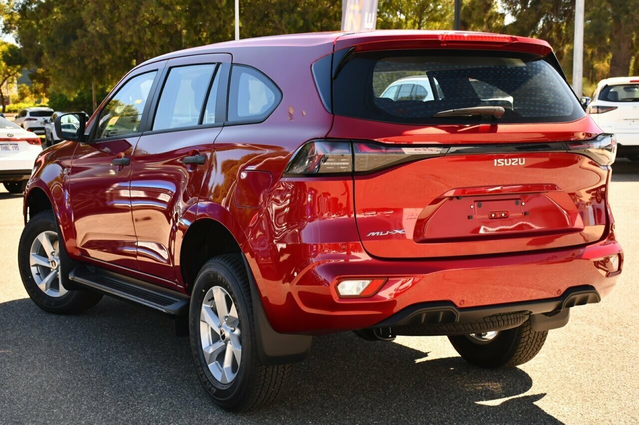 Isuzu Mu-x image 3