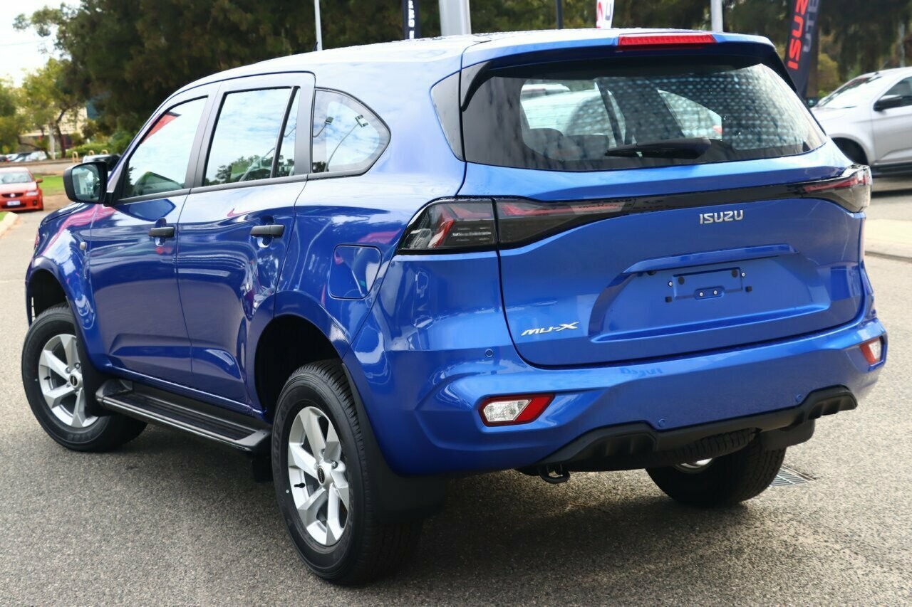 Isuzu Mu-x image 3