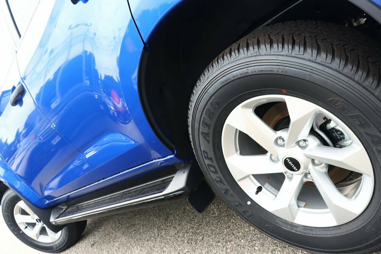 Isuzu Mu-x image 4