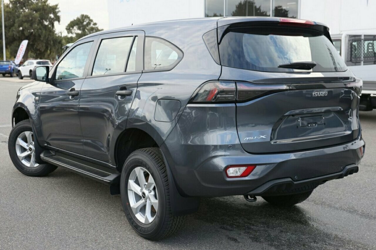 Isuzu Mu-x image 3
