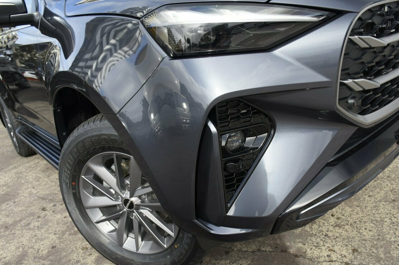 Isuzu Mu-x image 2